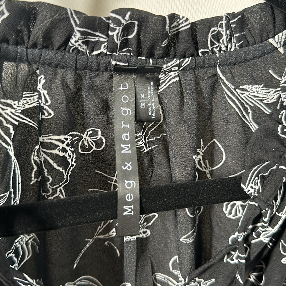 Meg & Margot Black sheer top with shirred bottom. Size Medium. - Picture 3 of 5